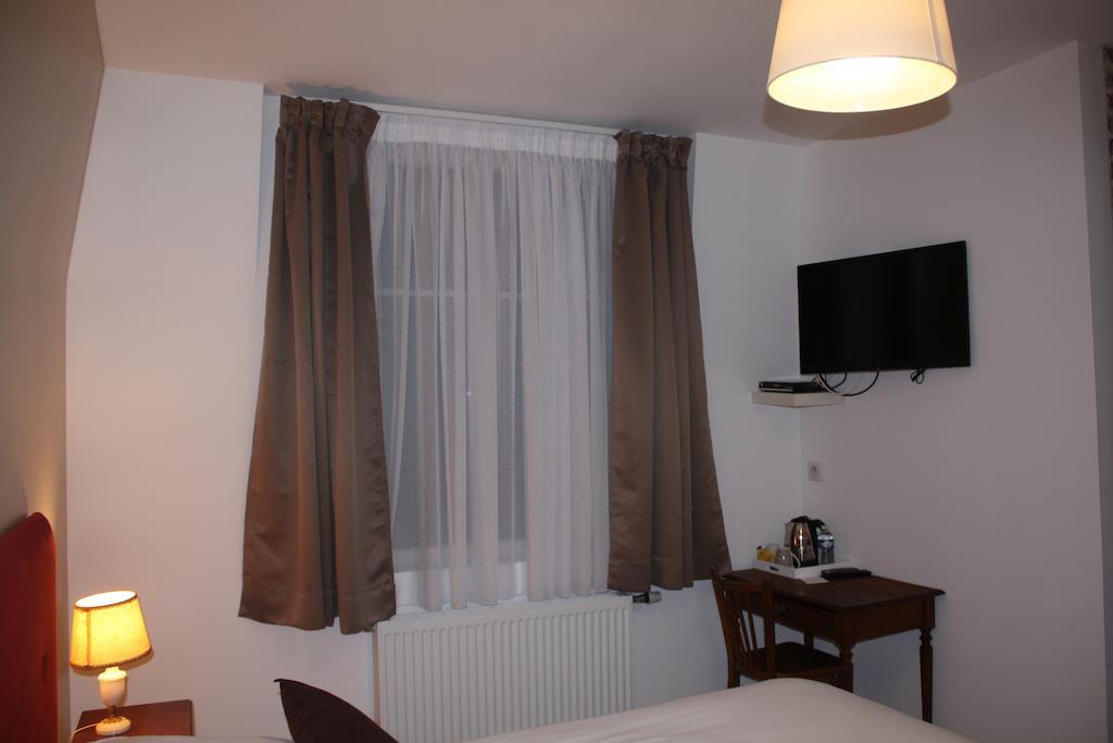 Chambres D'Hotes Noir Lion Péronne Room photo
